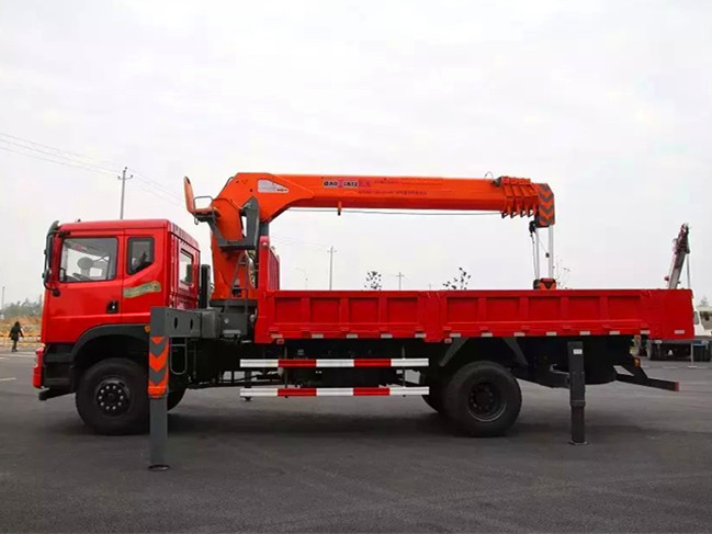 東風(fēng)D701(可裝3.2~8噸吊機)隨車吊帶自卸 東風(fēng)D701(可裝3.2~8噸吊機)隨車吊帶自卸