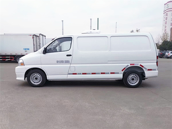 金杯快運(yùn)面包冷藏車