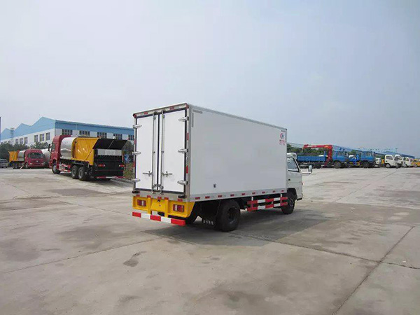 五十鈴4.1米貨廂單排冷藏車 五十鈴4.1米貨廂單排冷藏車