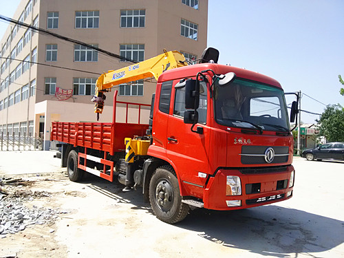 東風(fēng)天錦國五徐工6.3噸隨車吊 東風(fēng)天錦國五徐工6.3噸隨車吊