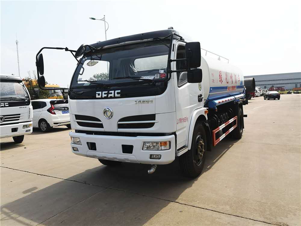 東風(fēng)福瑞卡綠化噴灑車(chē)圖片