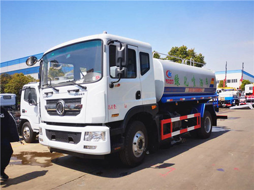 東風(fēng)D9灑水車