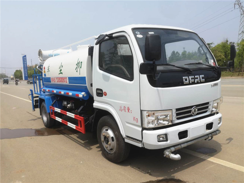 東風(fēng)多利卡藍(lán)牌霧炮車