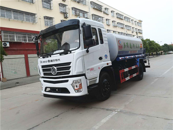 東風D3灑水車帶霧炮