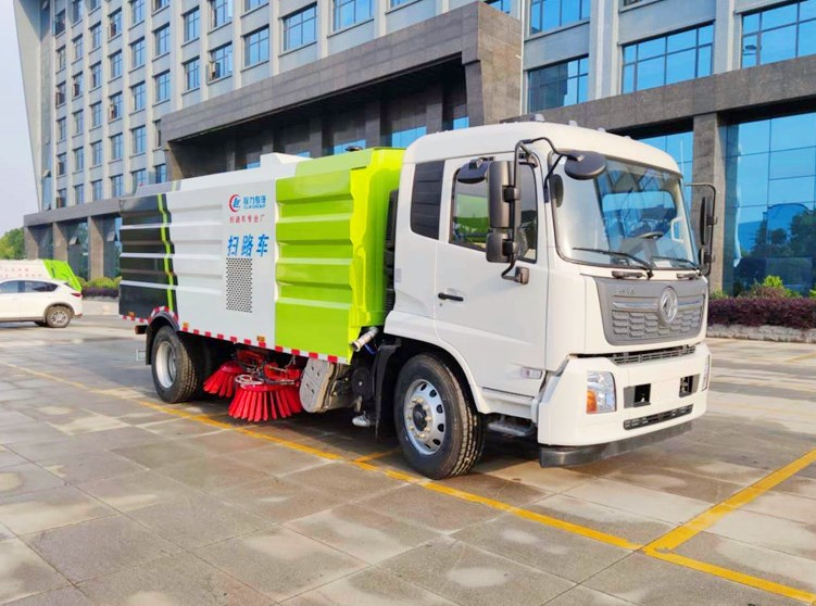 東風(fēng)天錦掃路車(chē)