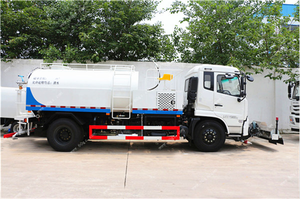 東風(fēng)天錦高壓路面清洗車