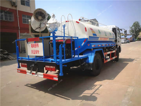 東風福瑞卡抑塵車