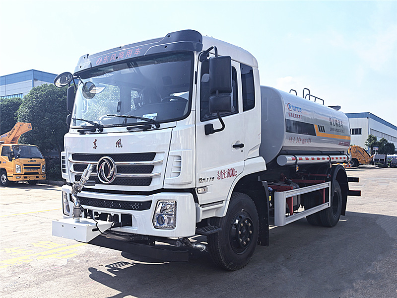 東風(fēng)商用K6灑水車