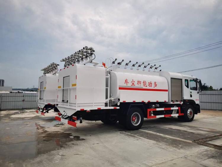 噴霧圧塵車